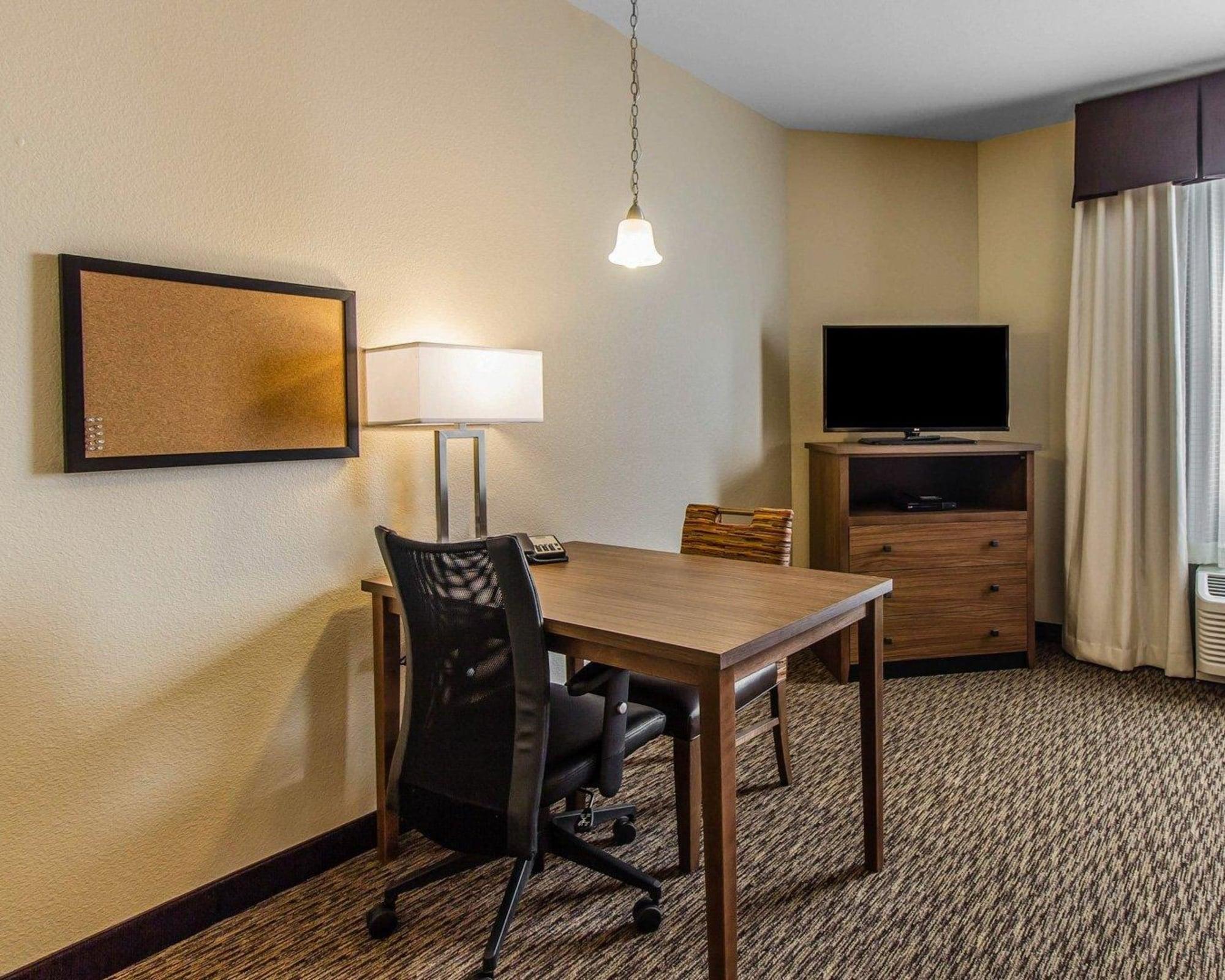 Mainstay Suites Watford City - Event Center Exterior foto