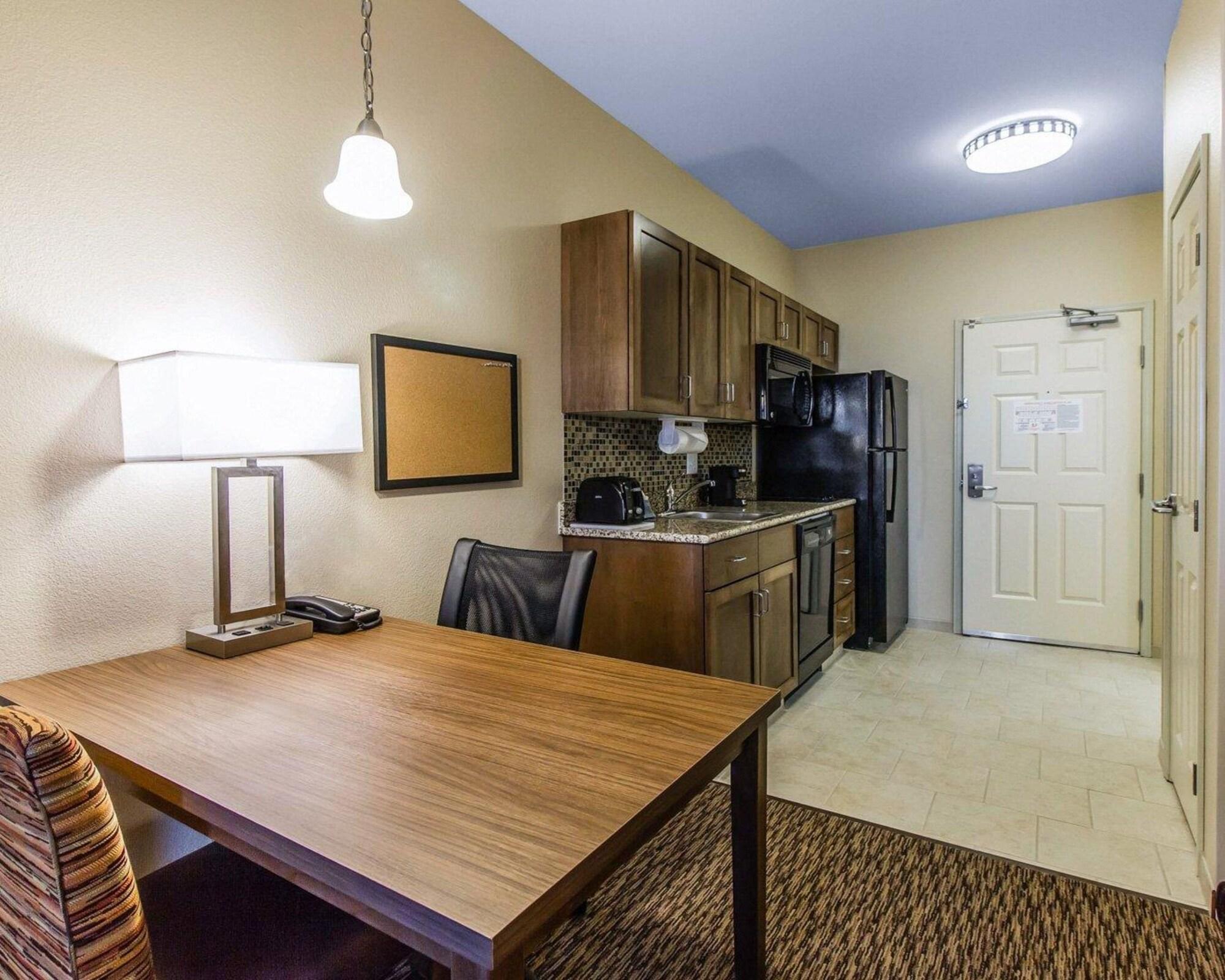 Mainstay Suites Watford City - Event Center Exterior foto