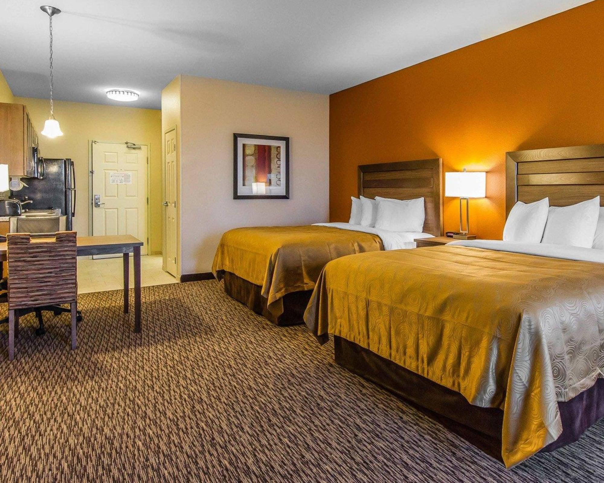 Mainstay Suites Watford City - Event Center Exterior foto