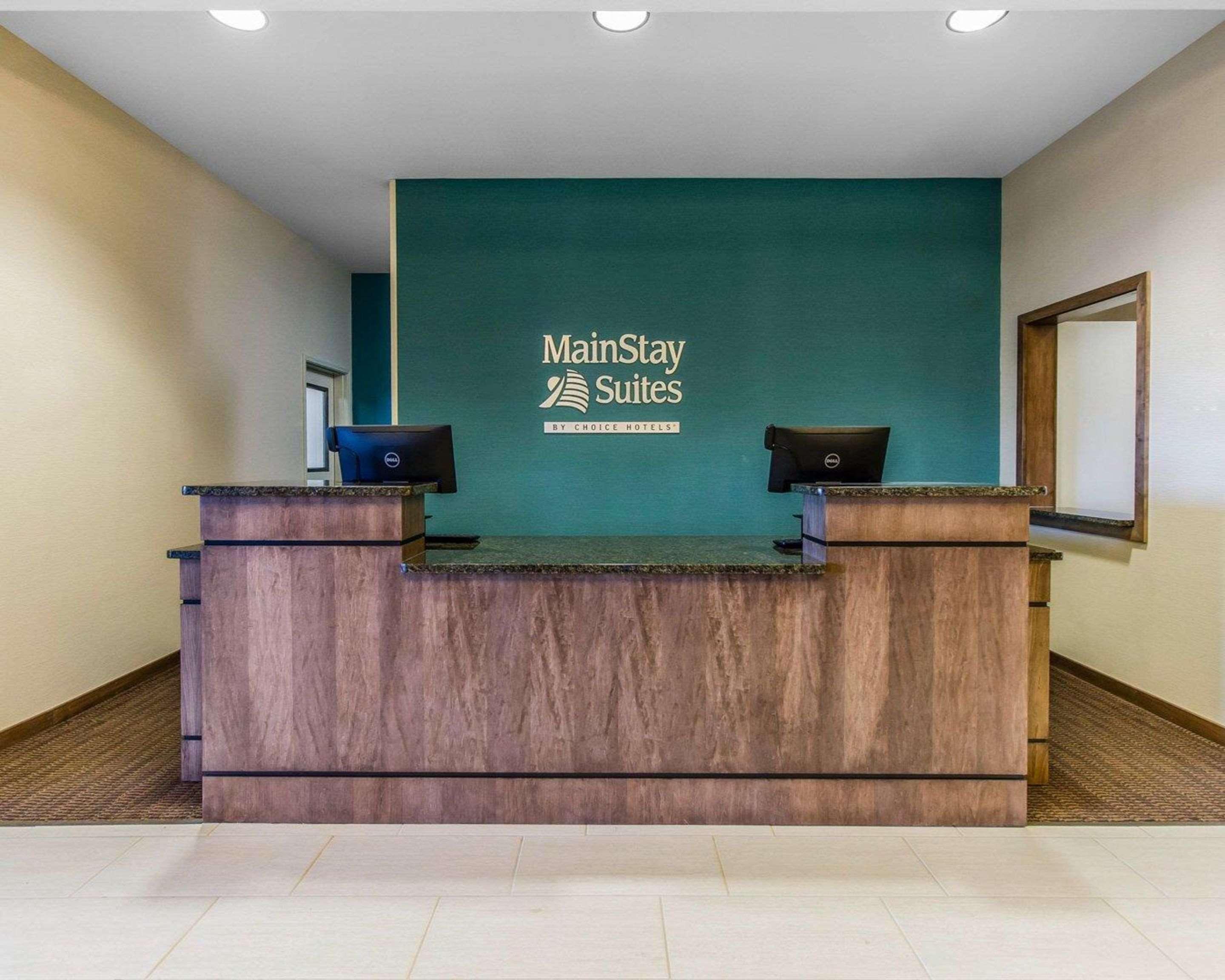 Mainstay Suites Watford City - Event Center Exterior foto