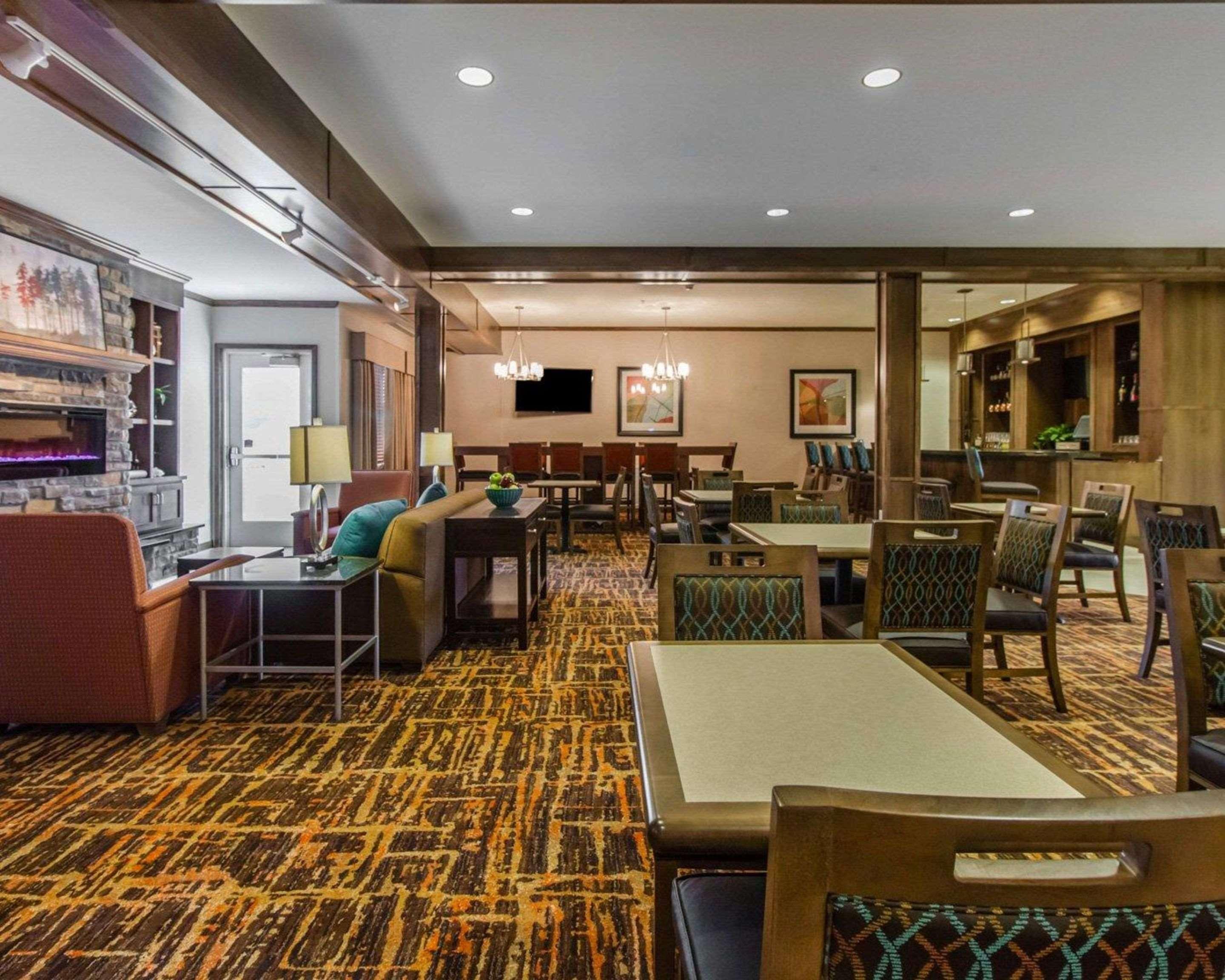 Mainstay Suites Watford City - Event Center Exterior foto
