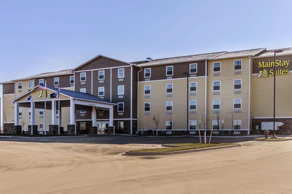 Mainstay Suites Watford City - Event Center Exterior foto