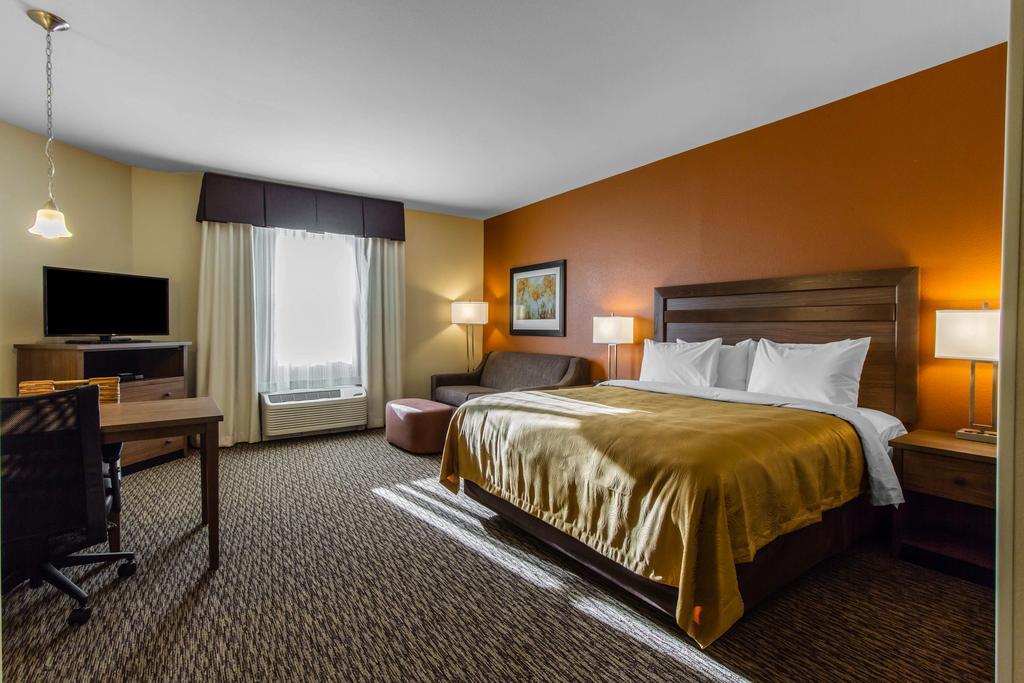 Mainstay Suites Watford City - Event Center Exterior foto