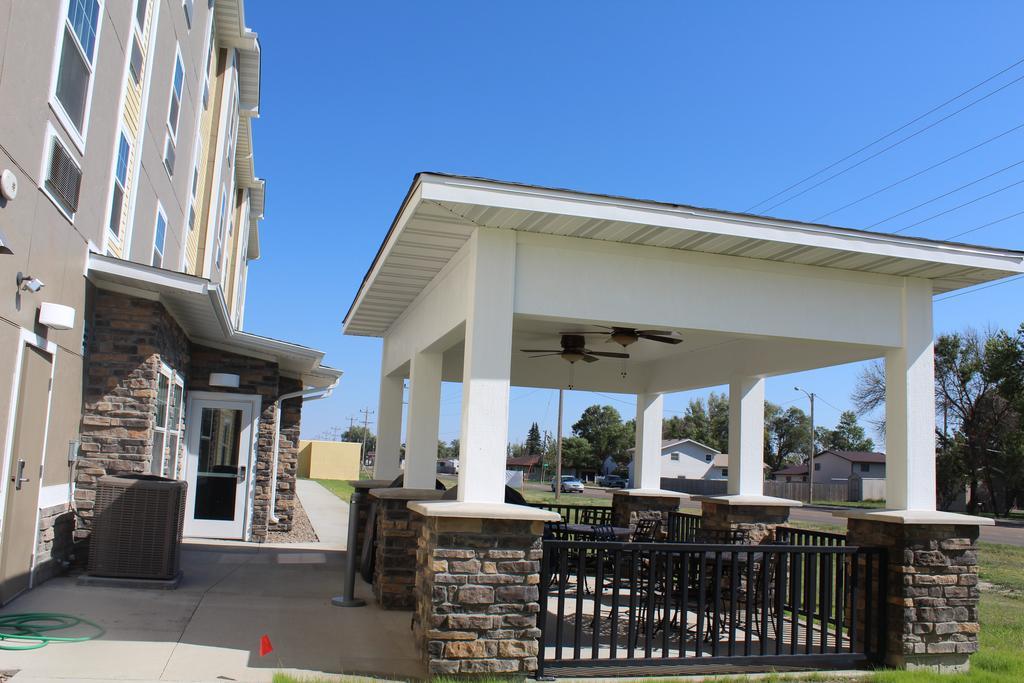 Mainstay Suites Watford City - Event Center Exterior foto
